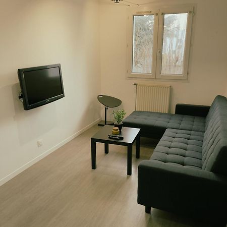 Appartement Proche U Arena Et La Defense Nanterre Luaran gambar