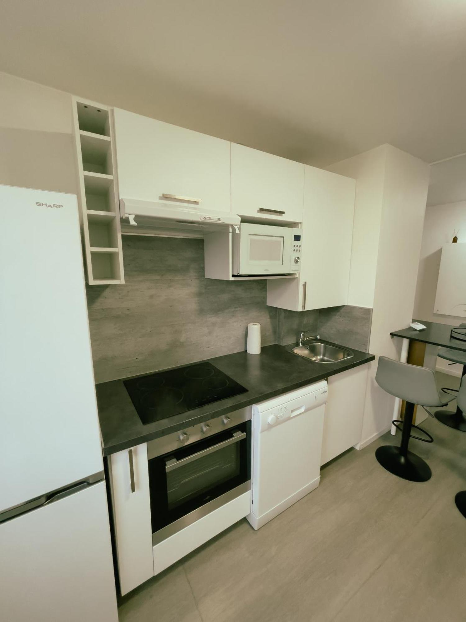 Appartement Proche U Arena Et La Defense Nanterre Luaran gambar