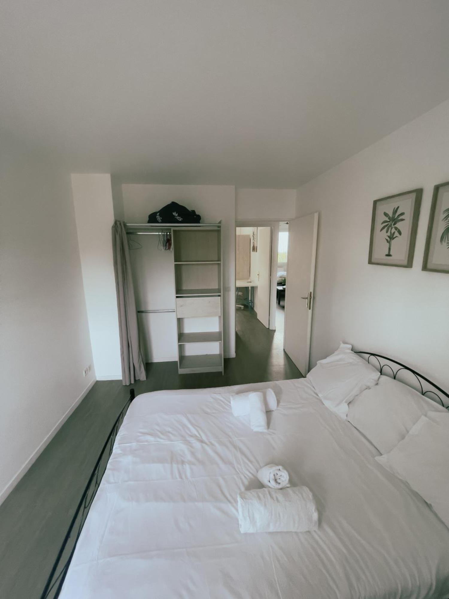 Appartement Proche U Arena Et La Defense Nanterre Luaran gambar